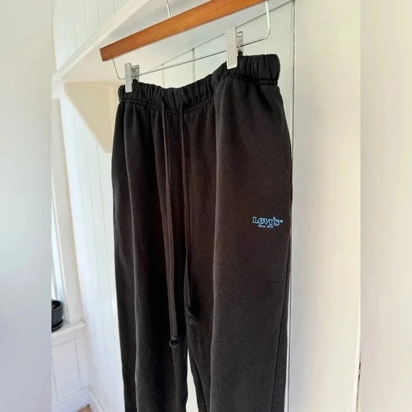 Levi’s Black Sweatpants Joggers - Picture 1 of 6